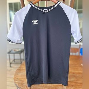 Boys Umbro Short Sleeve Black White Jersey Shirt Size Large 12/14